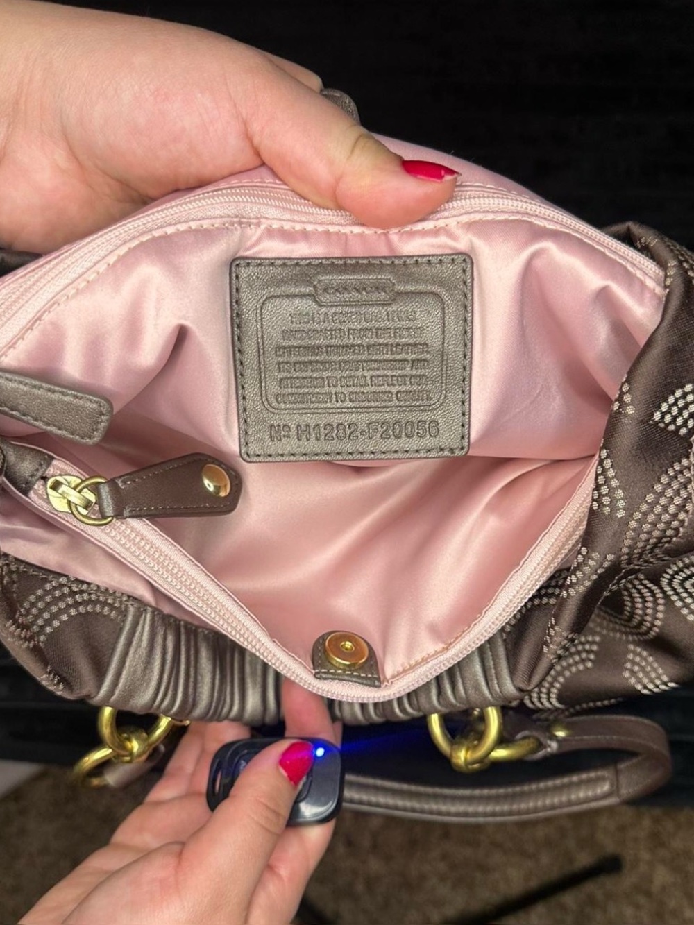 Coach Ashley Dotted Op Art shoulder bag - Picture 6 of 6